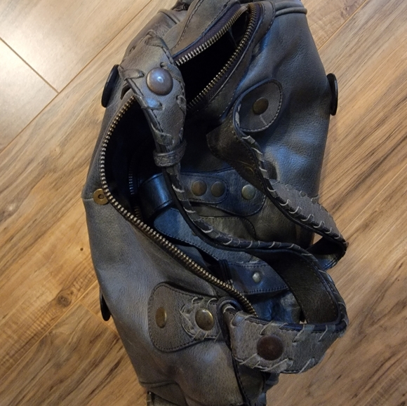 ❤️HOST PICK❤️Authentic Chloé Silverado Large Tote Bag In Grey Color - Picture 14 of 17